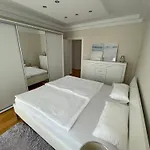 N&v 1 Apartment *